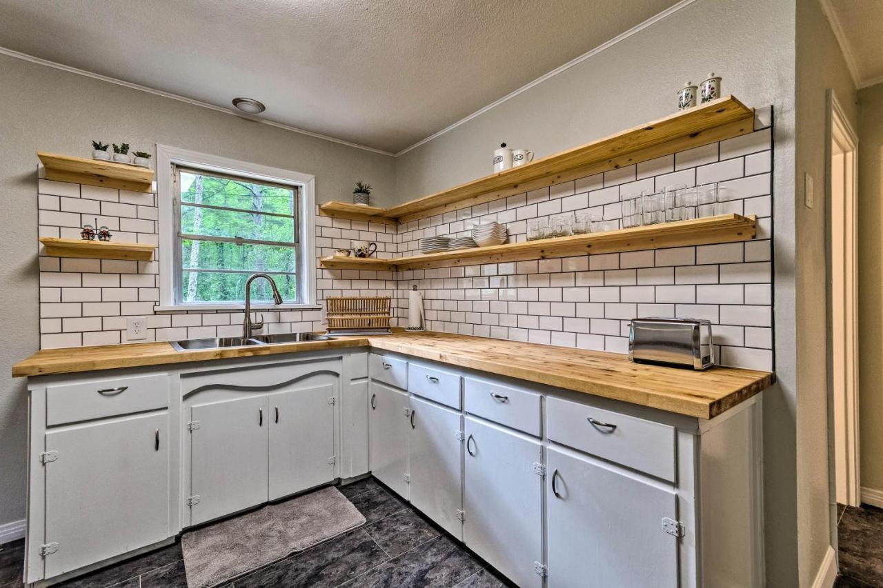 Centrally Located Hot Springs Home With Deck! Exterior foto